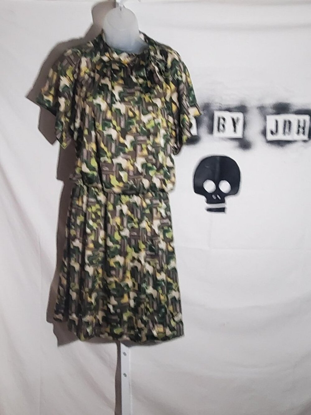 Collective Concepts Short Sleeved Tie Neck Dress Sz M
